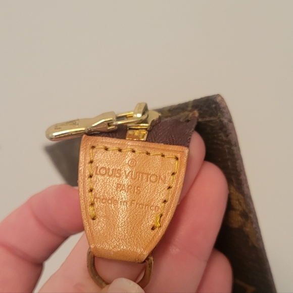 100% Authentic Louis Vuitton Monogram Pouch - Picture 8 of 11